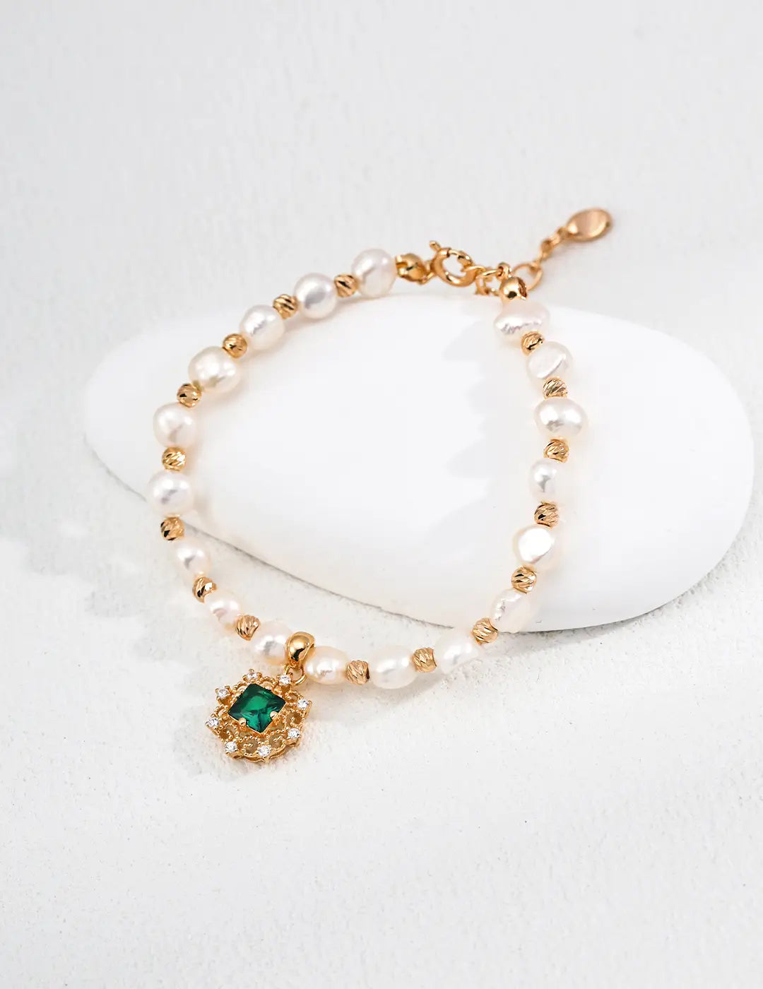 Aurelia Pearl Bracelet – freshwater pearls with green charm, UK