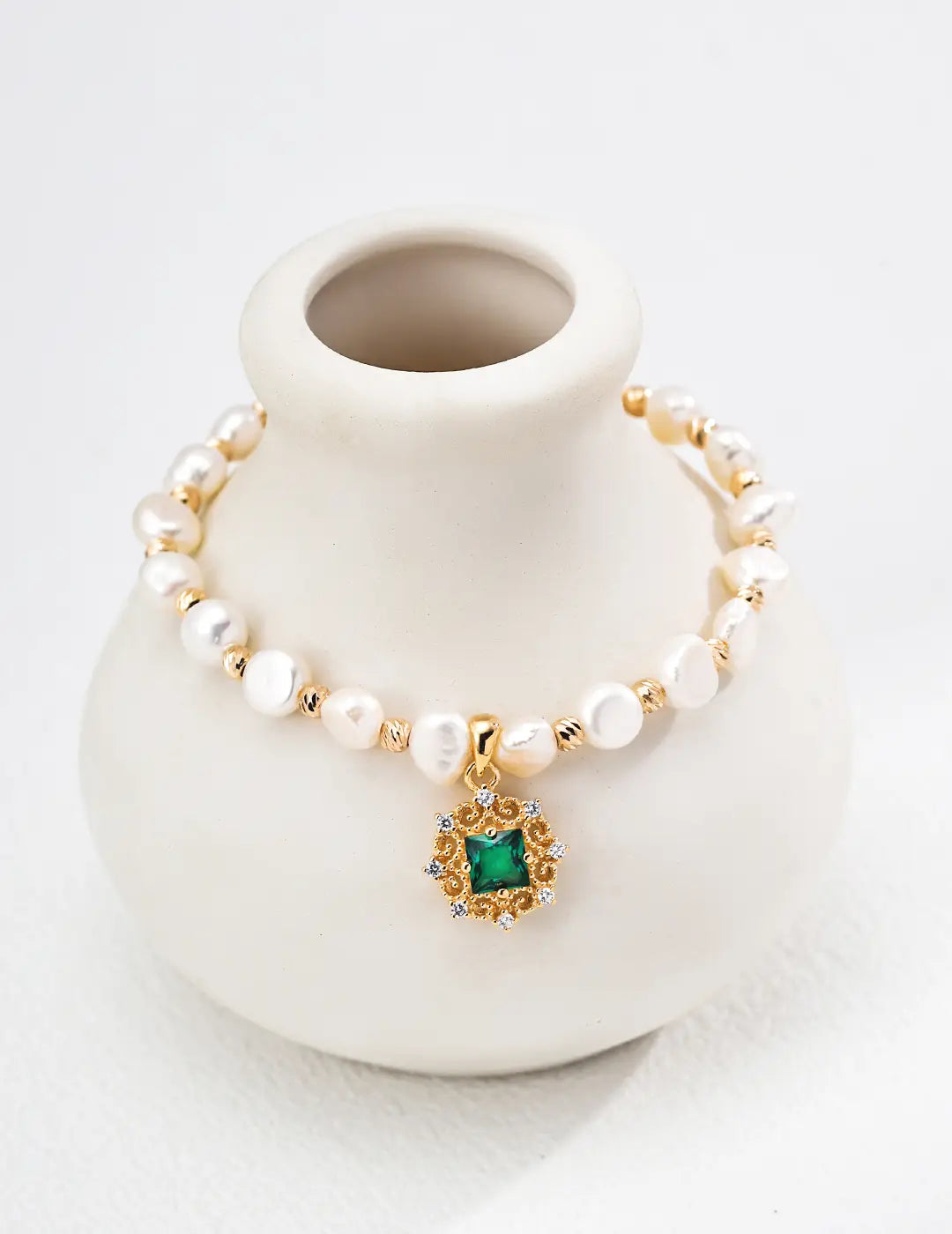 S925 pearl bracelet antique-gold bezel and green square stone