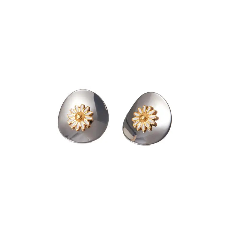 Daisy Silver Sunbeam Stud Earrings | Elegant Handcrafted Silver Design