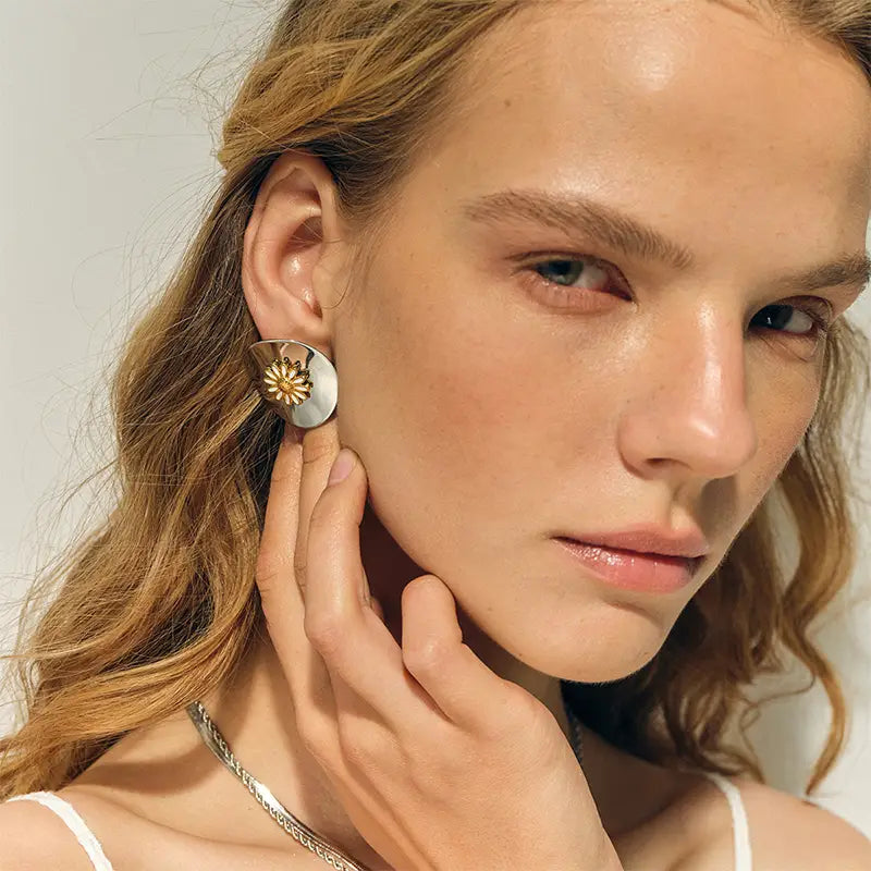 Daisy Silver Sunbeam Stud Earrings