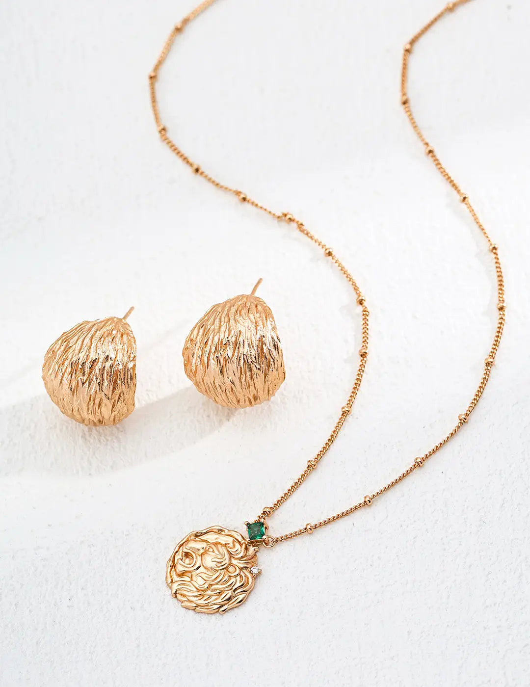 Golden Shell Statement Earrings and necklace - Anais&Aimee