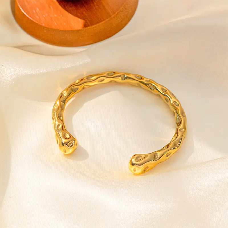 Gold Cuff Bracelet – Stunning Hammered Luxury Design