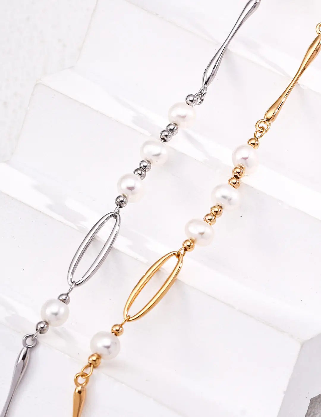 Kingsbury Freshwater Pearl Chain Necklace in silver with sterling silver and freshwater pearls.